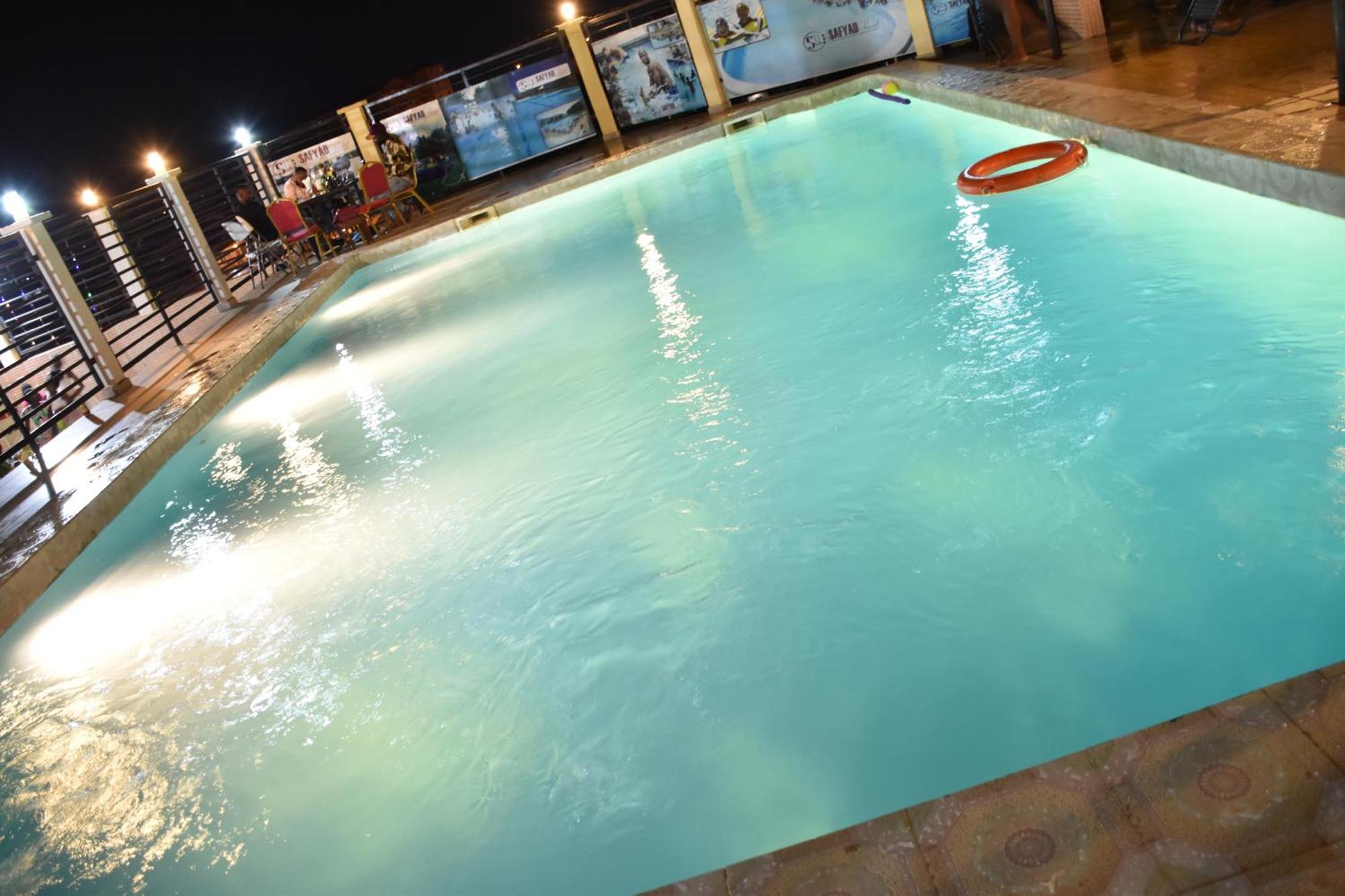 Safyad Hotel Яунде Экстерьер фото