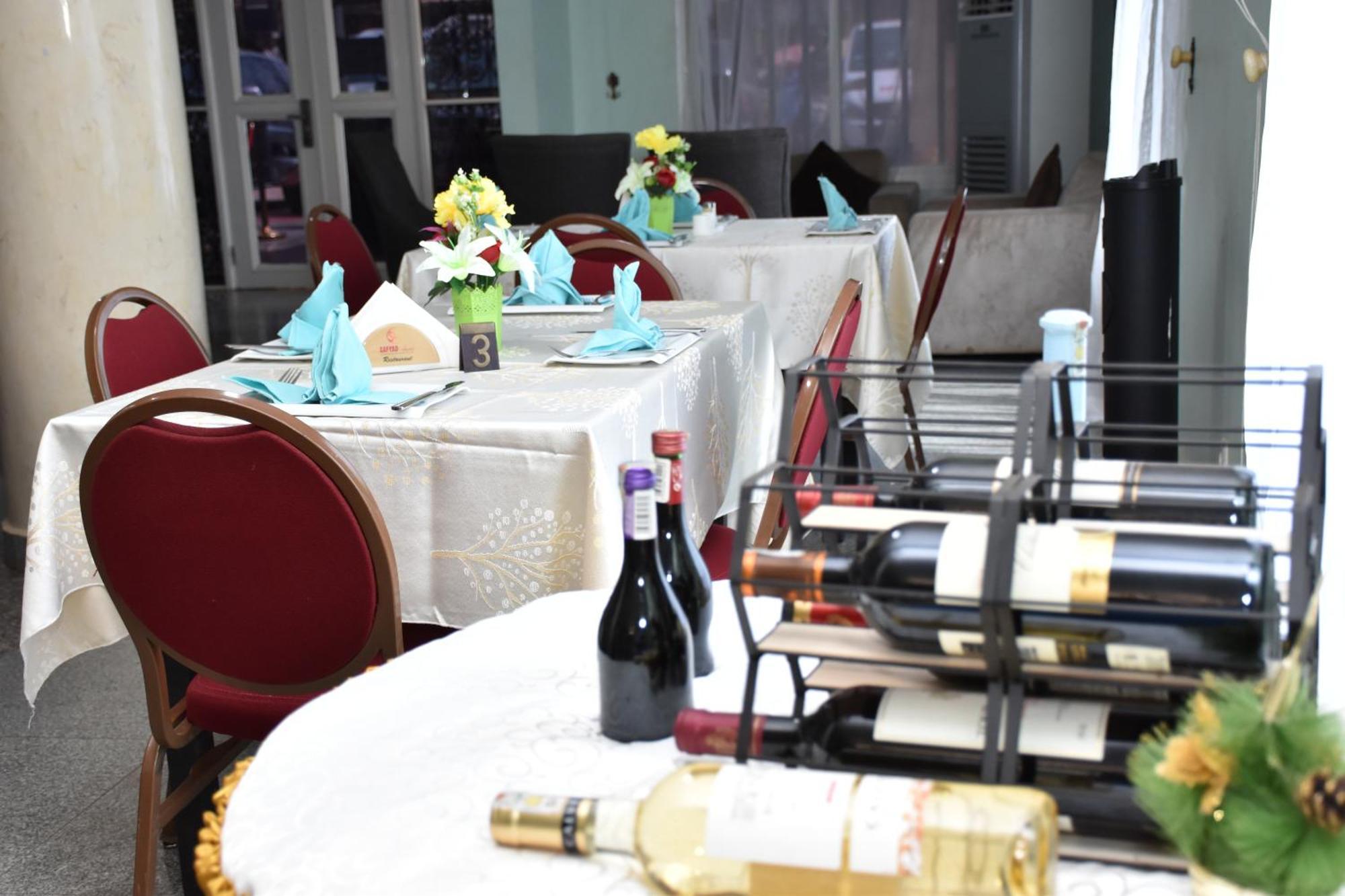 Safyad Hotel Яунде Экстерьер фото