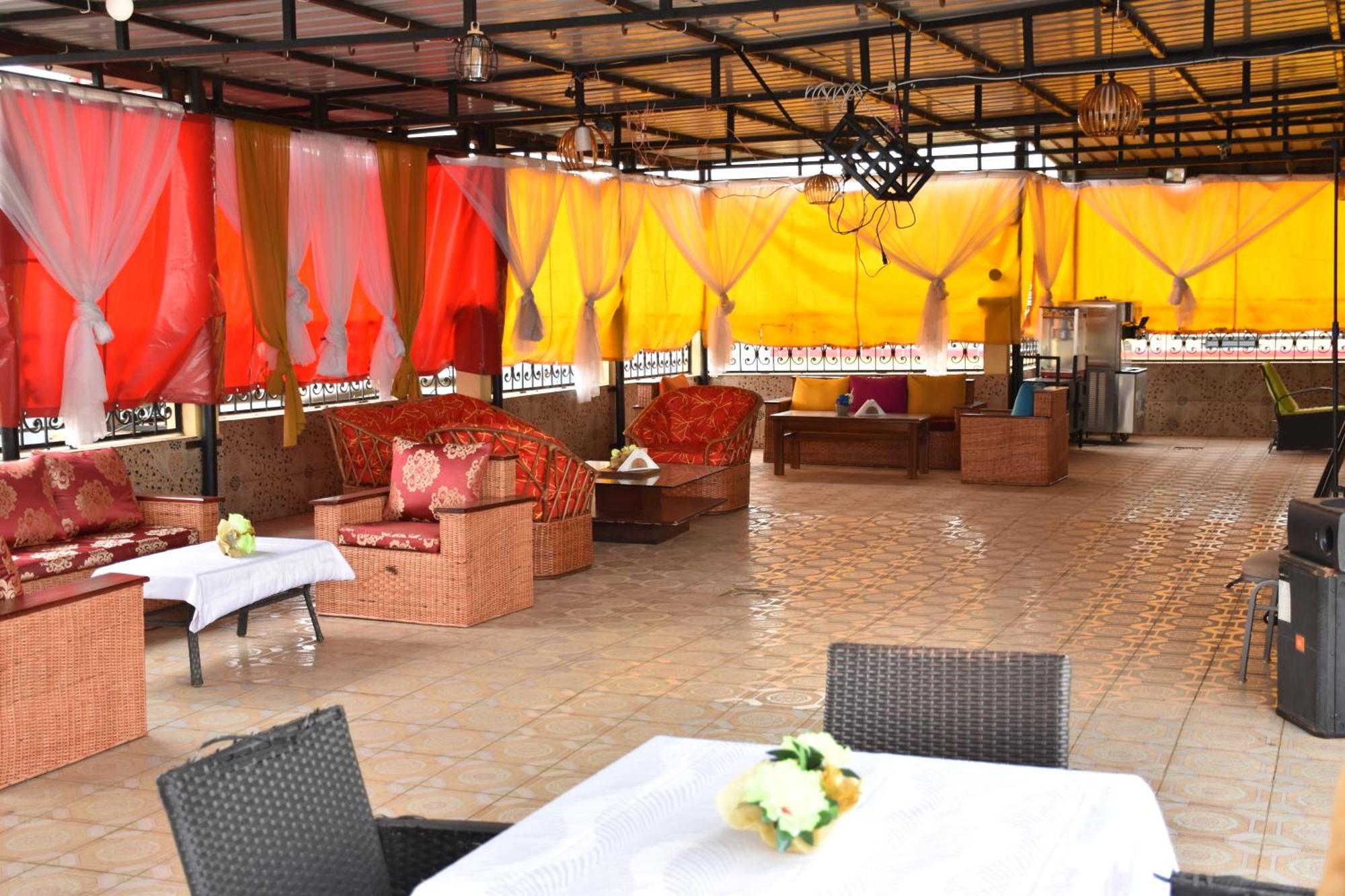Safyad Hotel Яунде Экстерьер фото