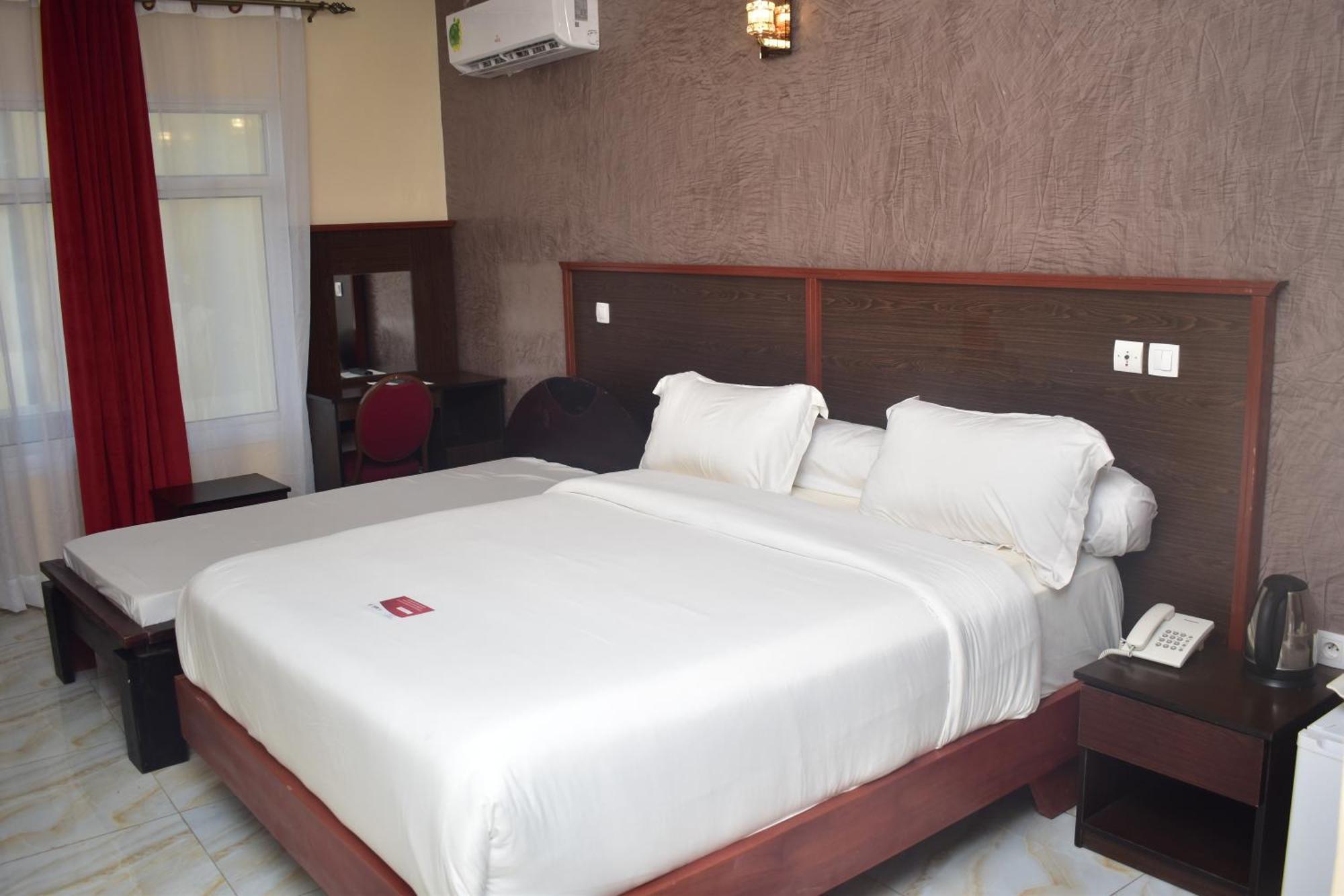 Safyad Hotel Яунде Экстерьер фото