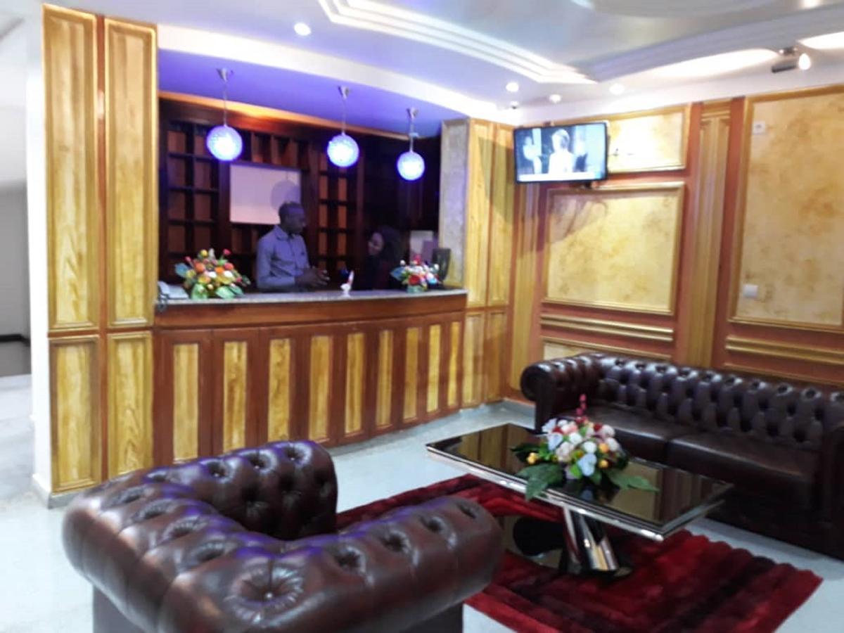 Safyad Hotel Яунде Экстерьер фото
