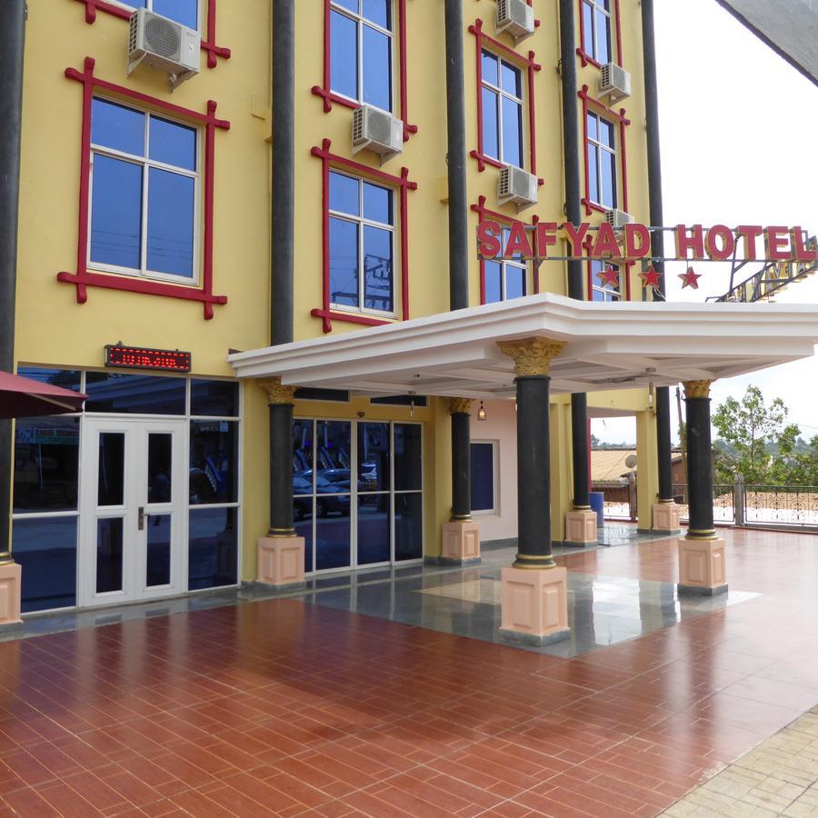Safyad Hotel Яунде Экстерьер фото