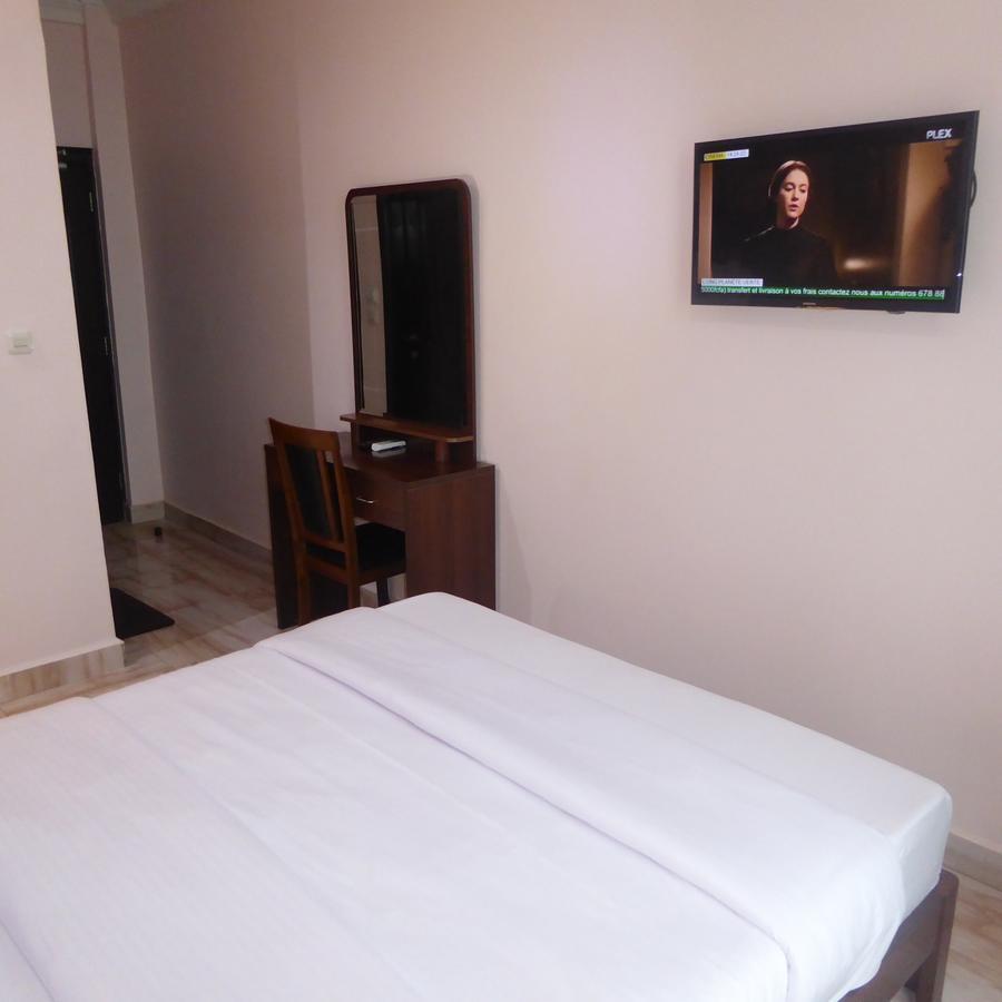 Safyad Hotel Яунде Экстерьер фото
